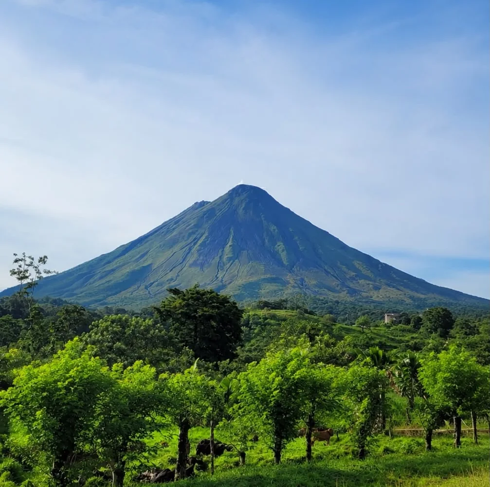 Volcán Arenal visto desde La Fortuna, Costa Rica